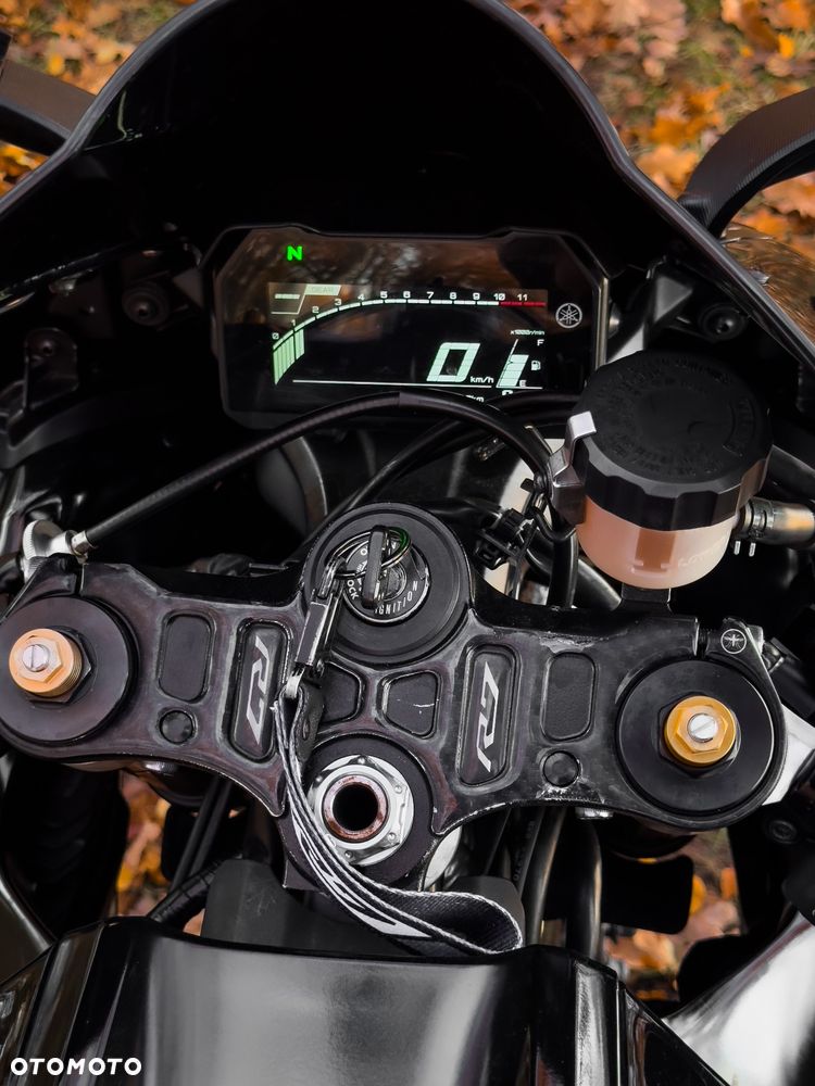 Yamaha R7 - 7