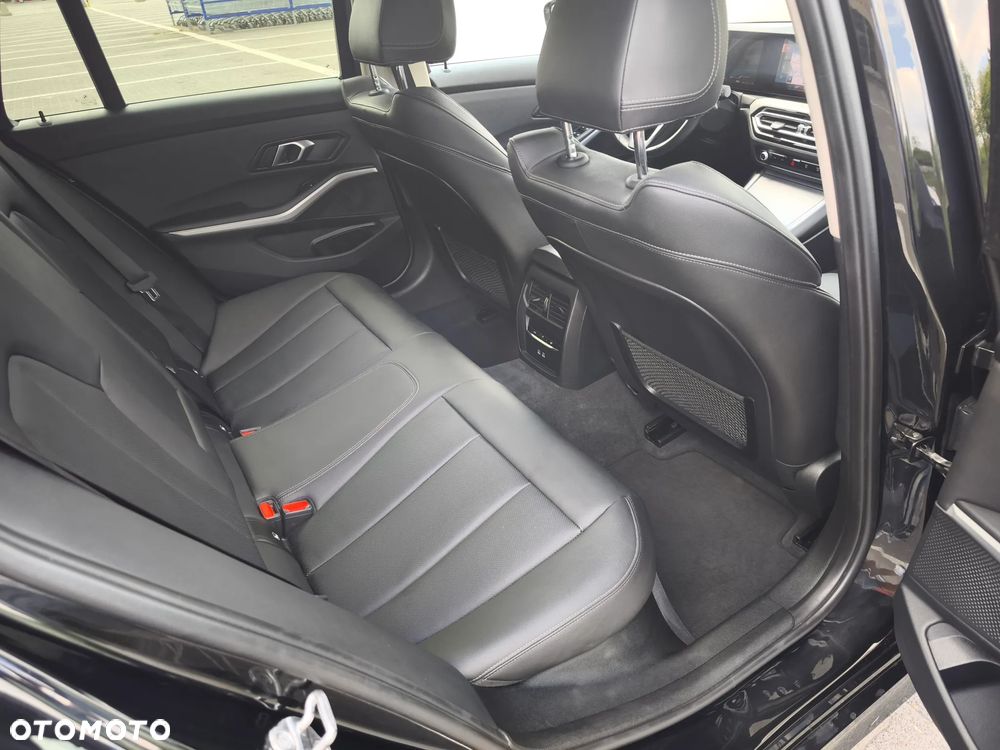 BMW Seria 3 - 17