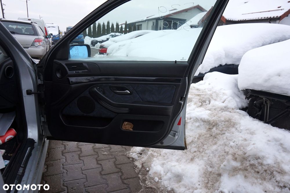 DRZWI PRZEDNIE PRAWE 5 E39 KOMBI 309  SREBRNY ARKTISSILBER BMW 1995-2000 - 9
