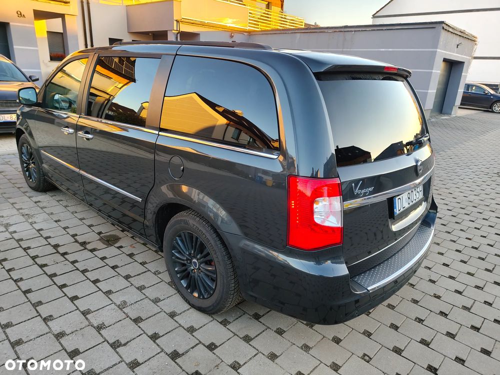 Lancia Voyager 2.8CRD Gold - 2