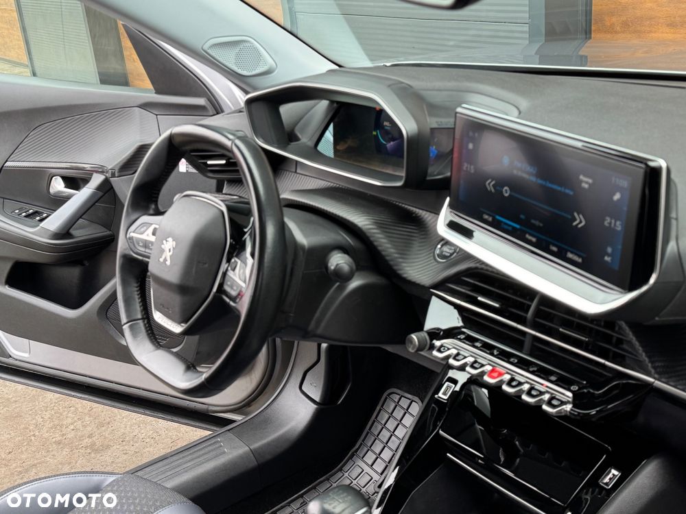 Peugeot 2008 PureTech 130 Allure Pack - 20