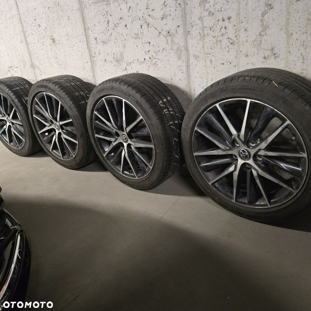 Toyota Camry 2.5 Hybrid Executive CVT - 9