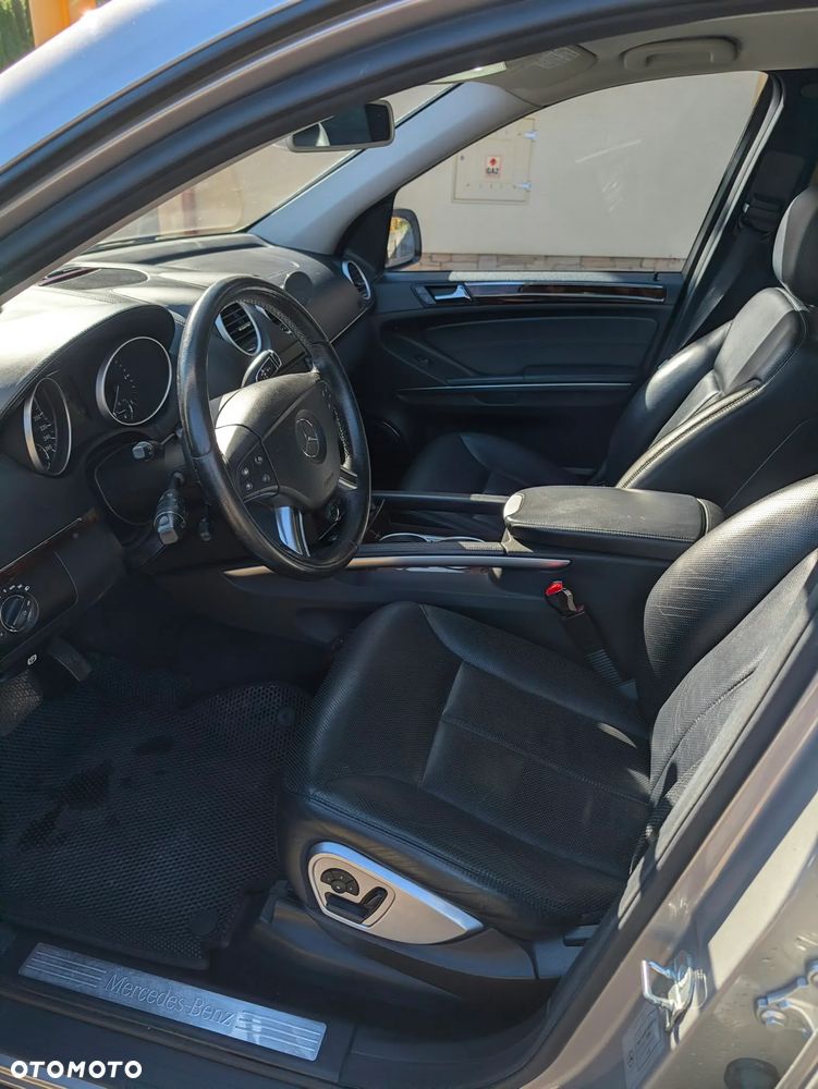 Mercedes-Benz GL - 10