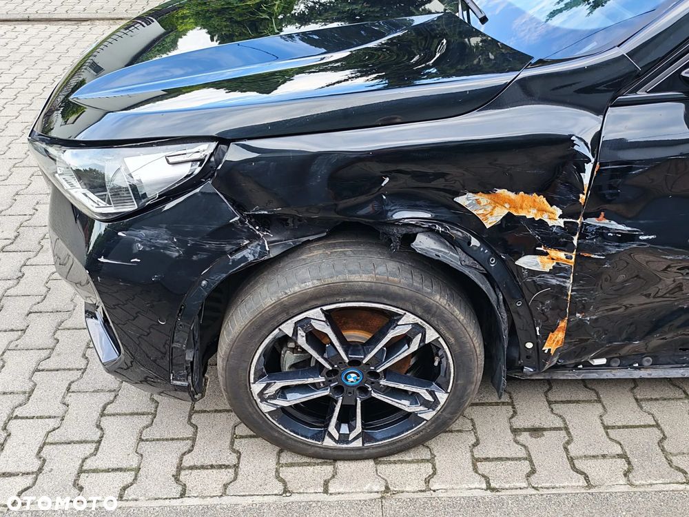 BMW iX1 xDrive30 66.5kWh M Sport - 18