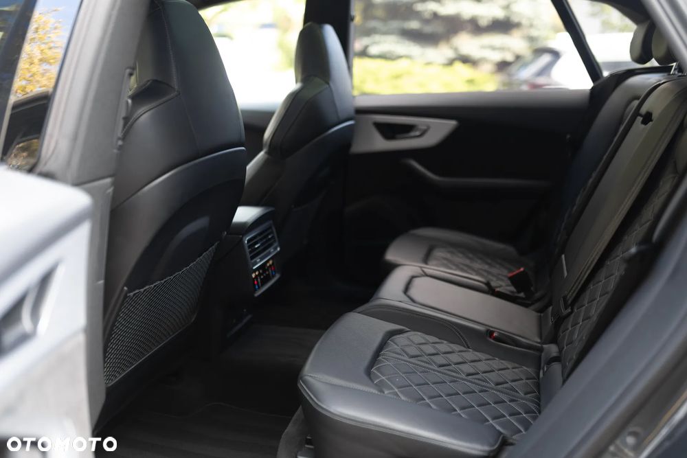 Audi SQ8 - 18