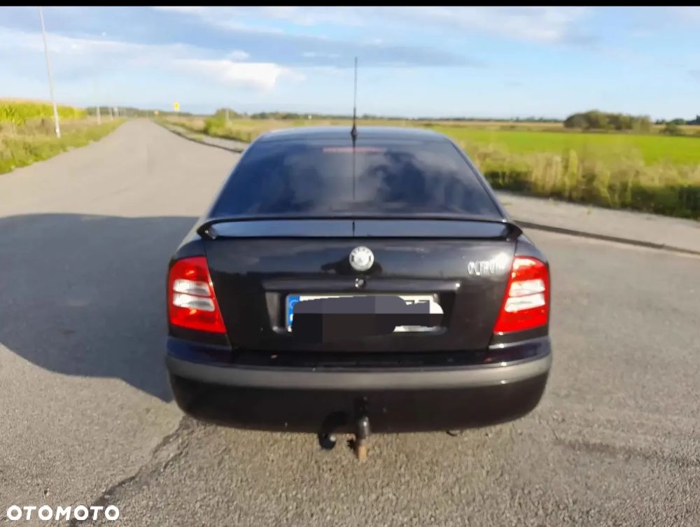 Skoda Octavia 1.6 Tour Sport - 4