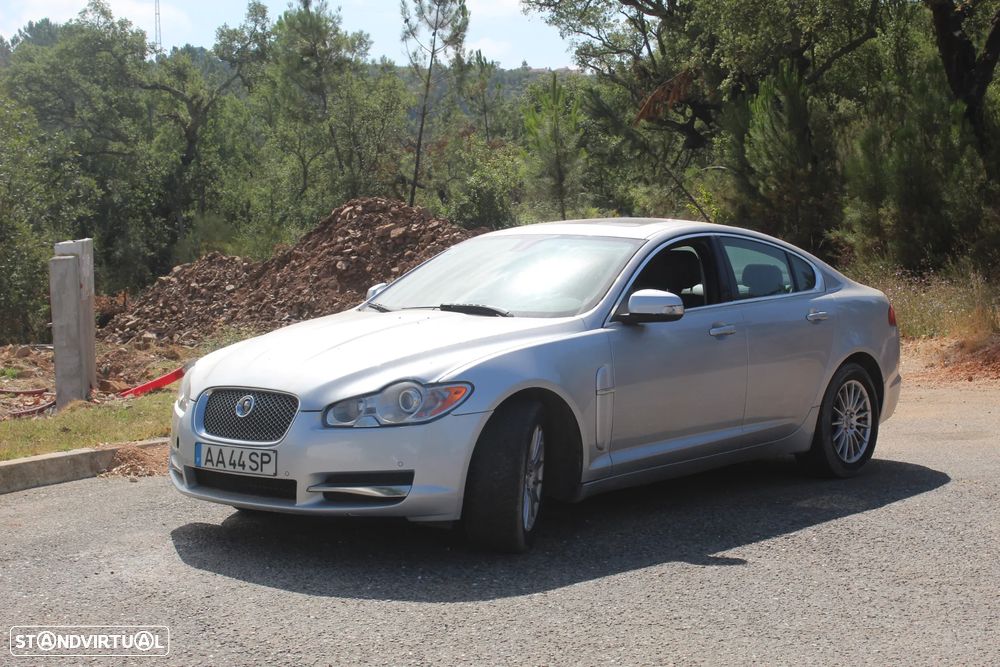 Jaguar XF 2.7 V6 Luxury - 3