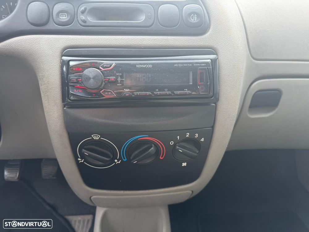 Ford Fiesta 1.25 Studio - 14