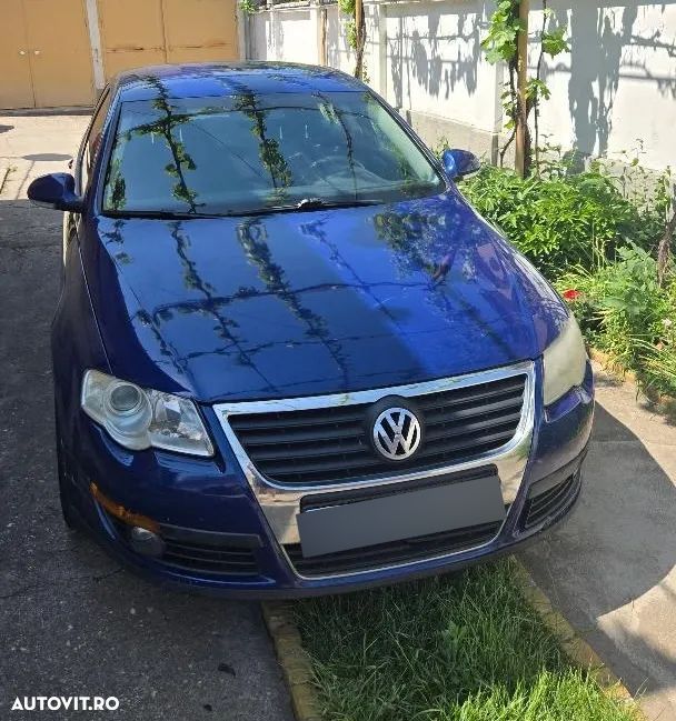 Volkswagen Passat - 1