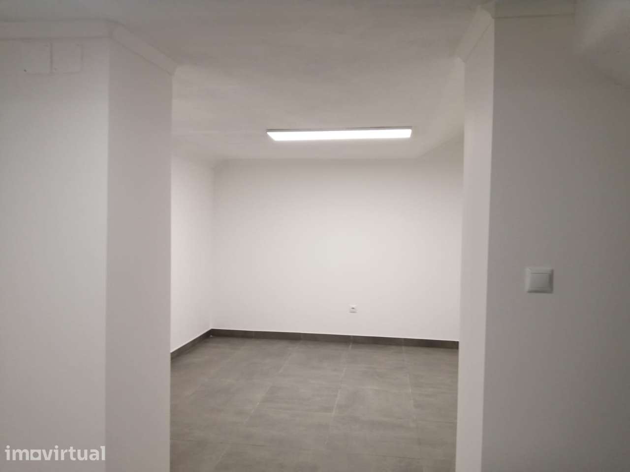 Imóvel comercial para arrendar em Alvalade - Grande imagem: 2/6