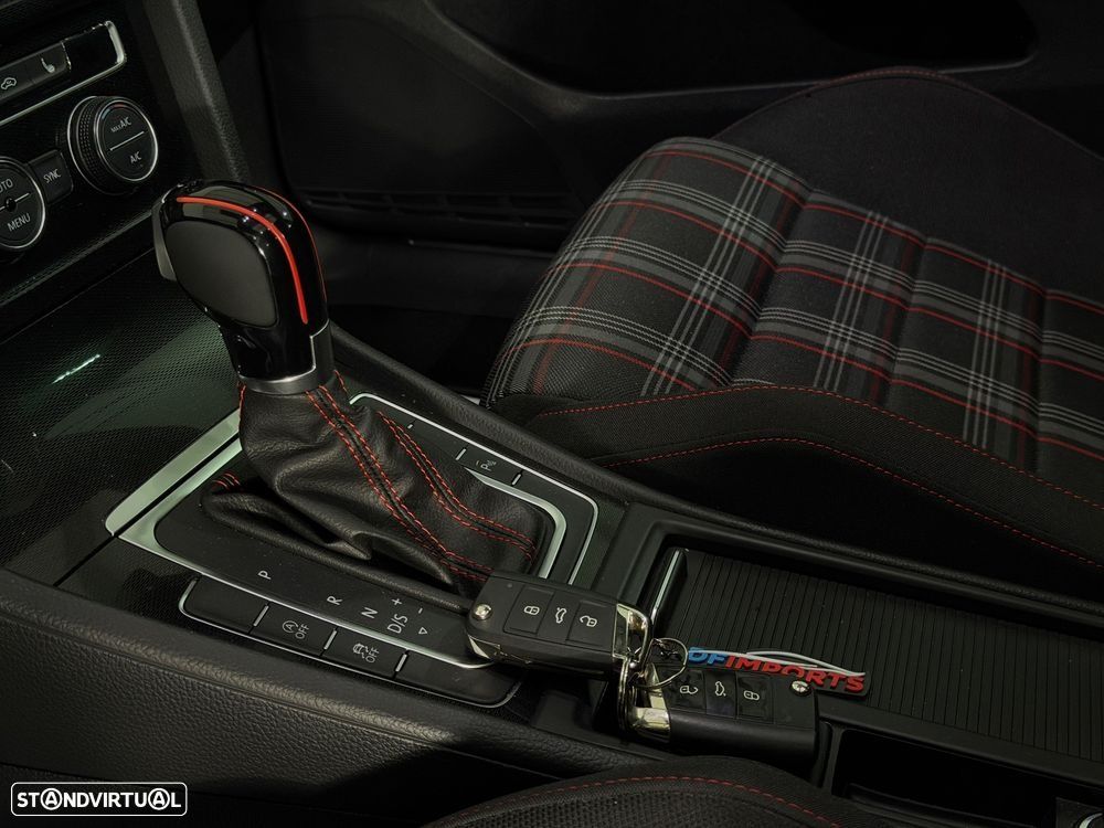 VW Golf GTI Performance BlueMotion DSG - 14