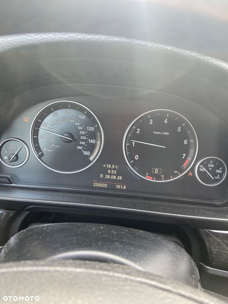 BMW Seria 5 528i xDrive Luxury Line - 13