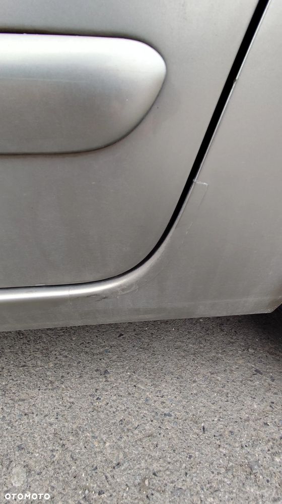 Peugeot 5008 1.6 THP Family - 17