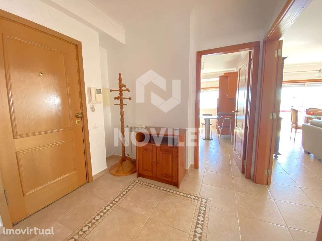 T3 Ultimo andar com elevador muito soalheiro e totalmente mobilado. - Grande imagem: 4/16