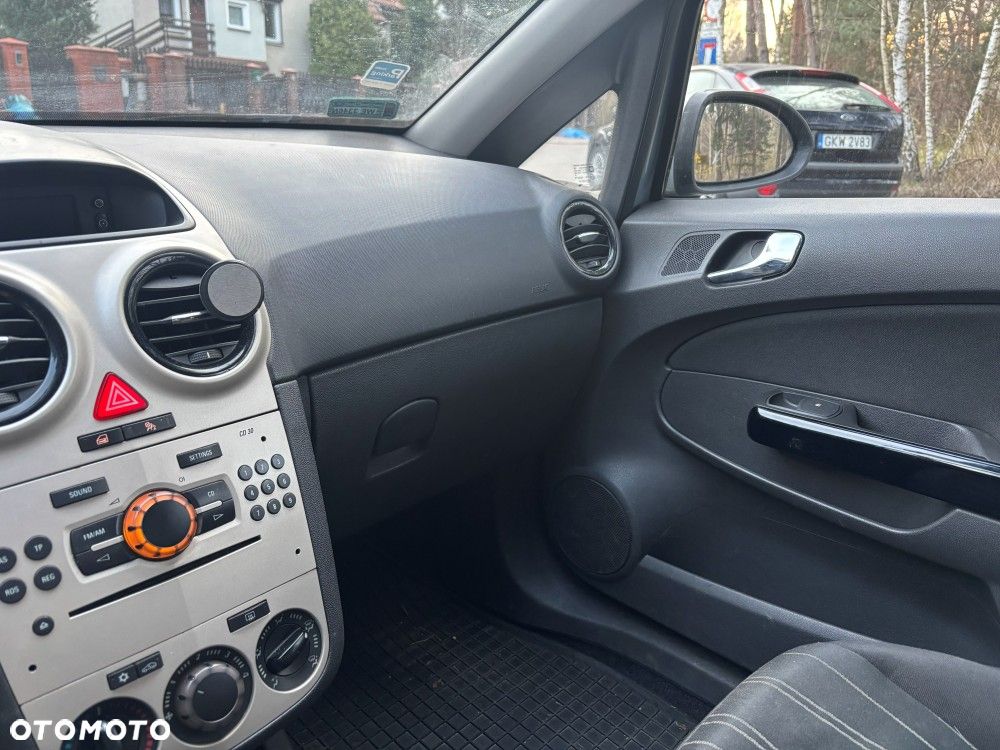 Opel Corsa 1.2 16V Enjoy - 3