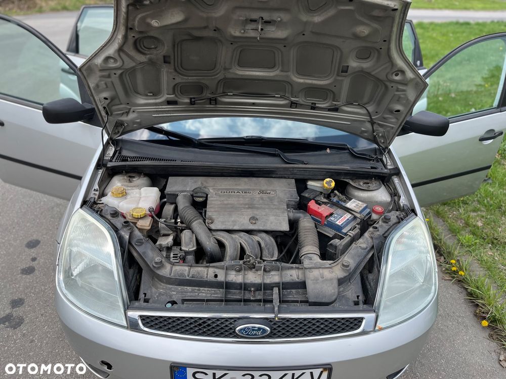 Ford Fiesta 1.4 Ghia - 28