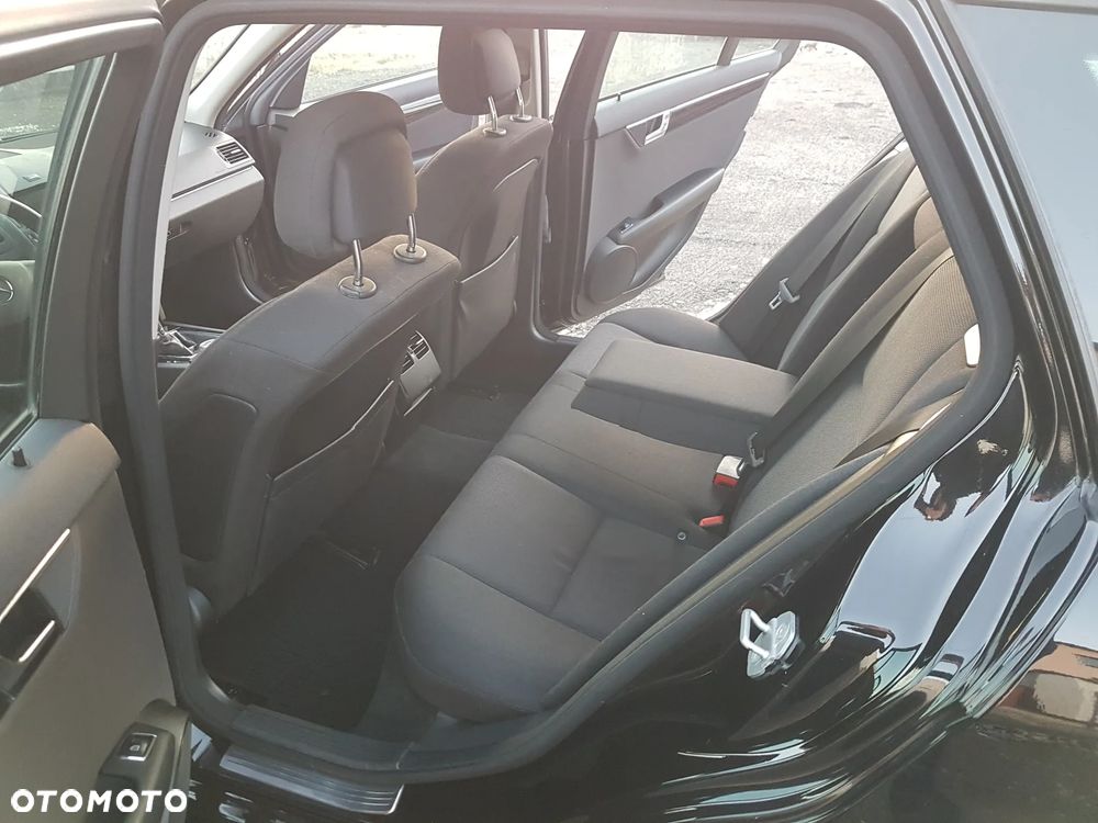 Mercedes-Benz Klasa C 200 T (BlueEFFICIENCY) Avantgarde - 16