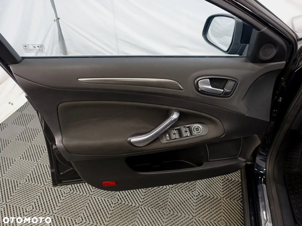 Ford Mondeo 2.0 Titanium - 15