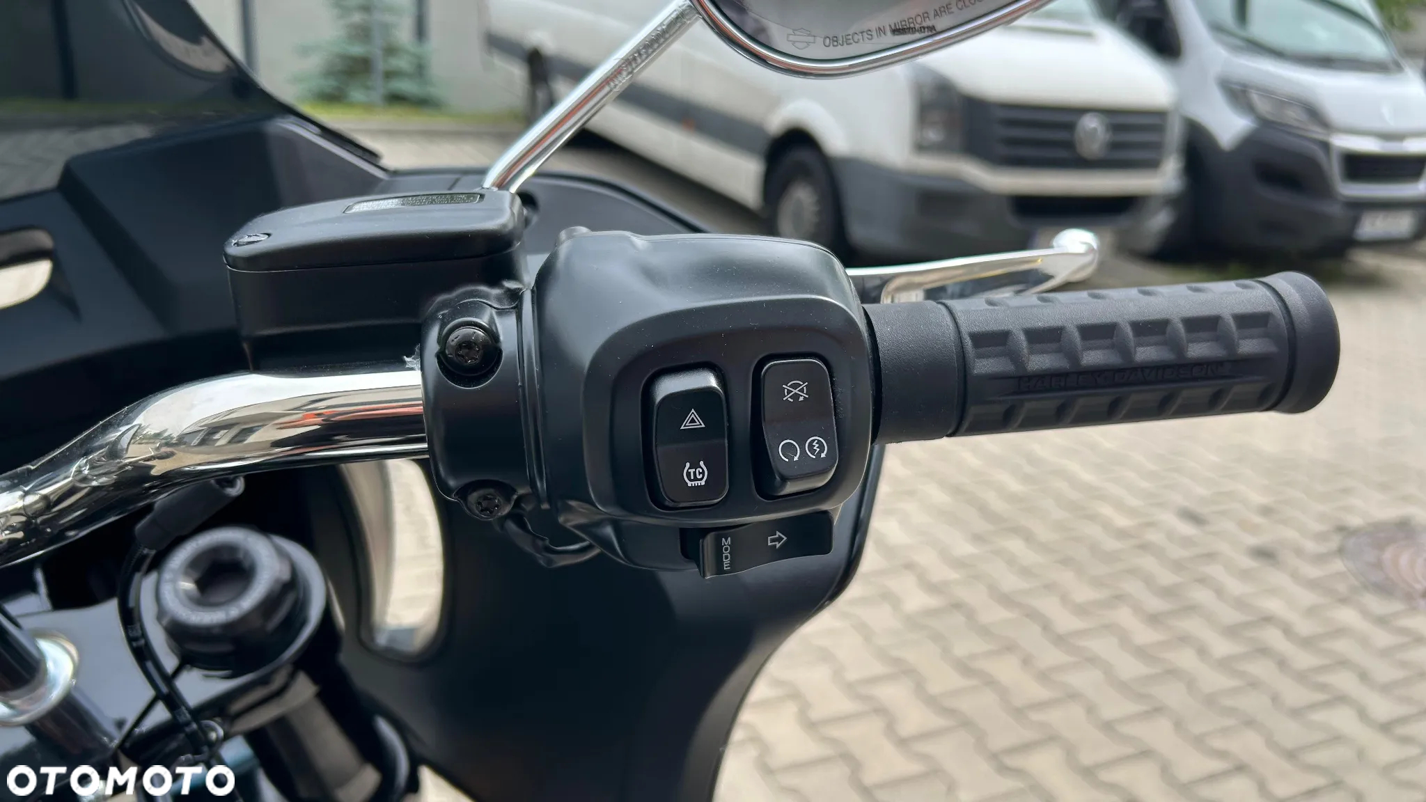 Harley-Davidson Softail Low Rider - 16