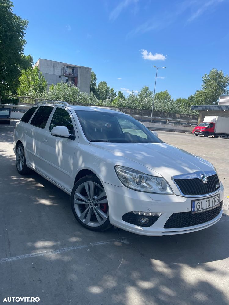 Skoda Octavia 2.0 TSI DSG RS - 10