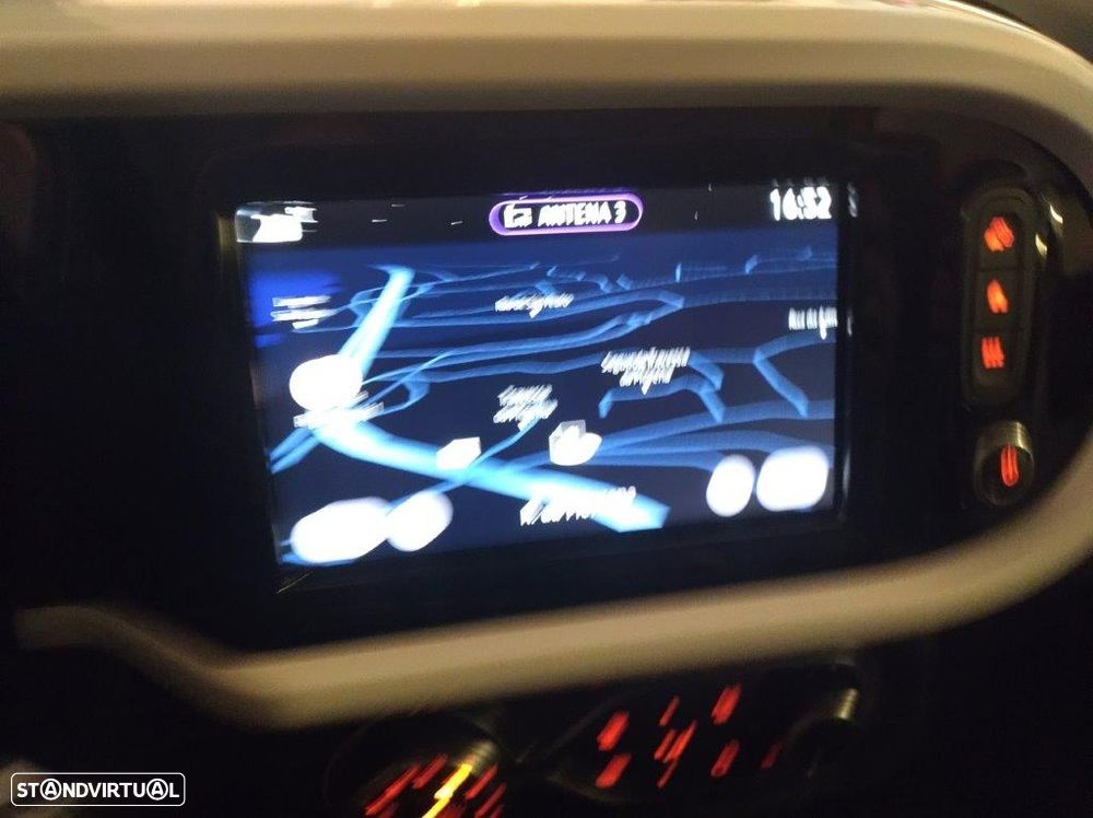 Renault Twingo Z.E. 22 Intens - 16