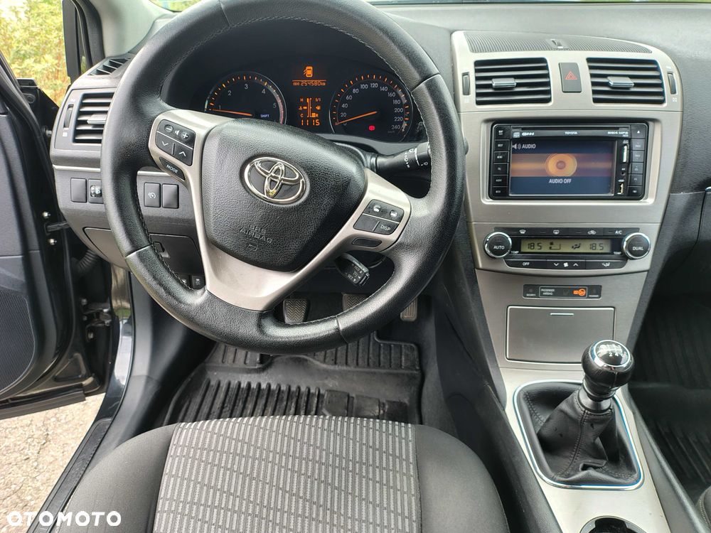 Toyota Avensis - 5