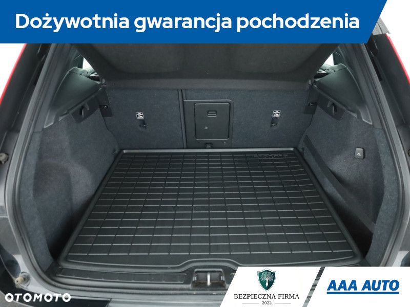 Volvo XC 40 - 12