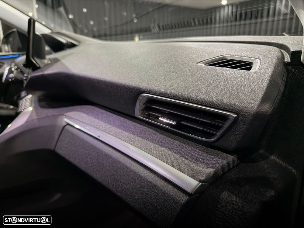 Peugeot 3008 1.6 Hybrid Allure e-EAT8 - 38