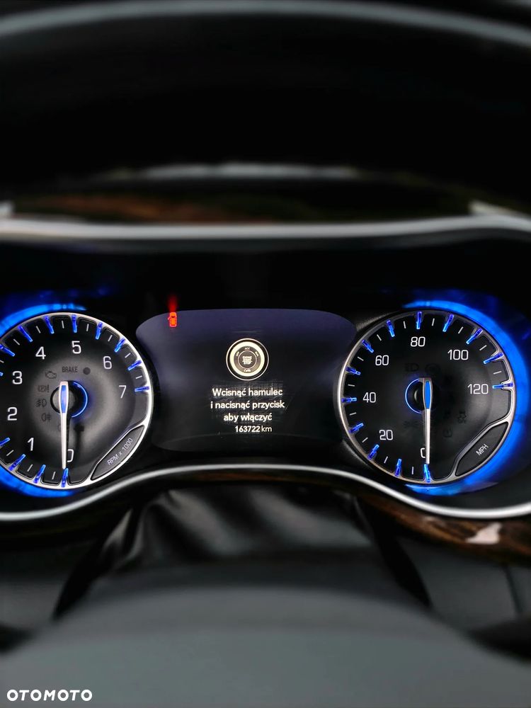Chrysler Pacifica - 10
