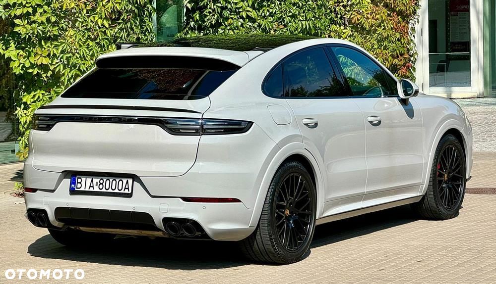 Porsche Cayenne Turbo - 10