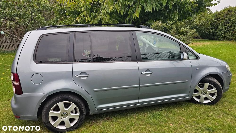 Volkswagen Touran 2.0 TDI DSG R-Line Edition - 3