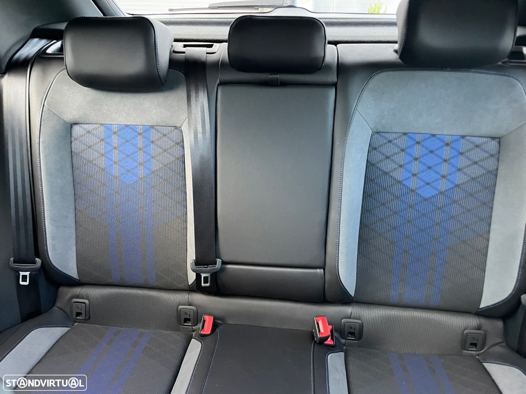 VW T-Roc 2.0 TSI R - 10