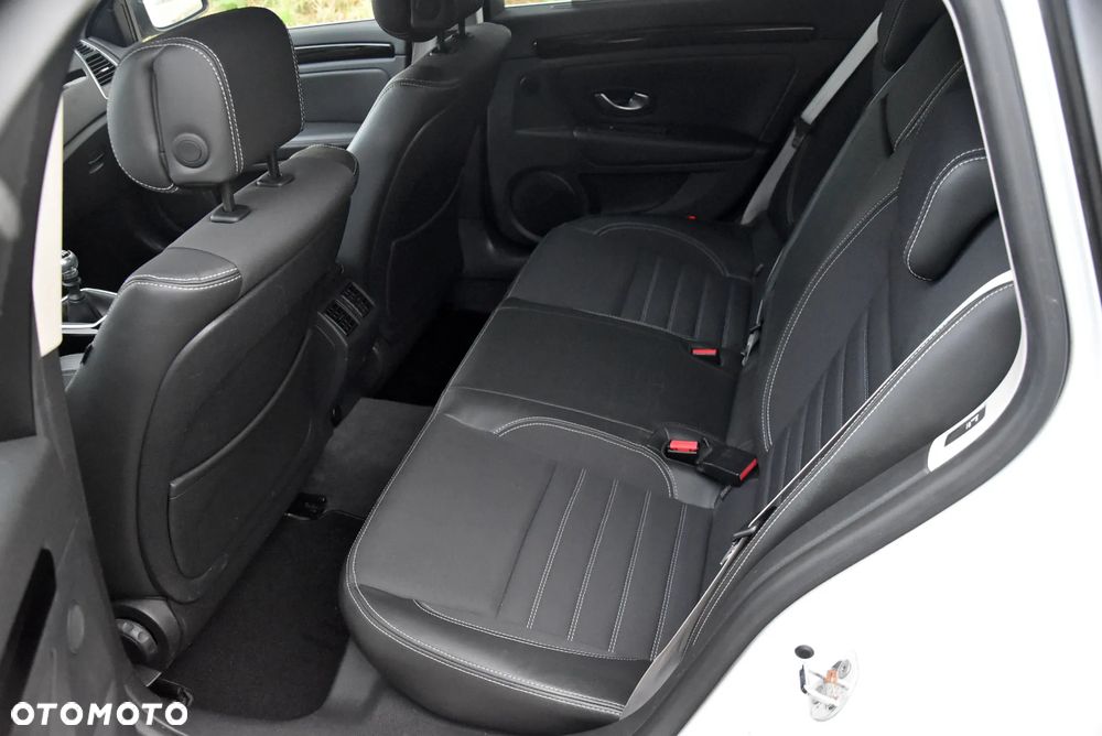 Renault Laguna dCi 110 FAP Bose Edition - 23
