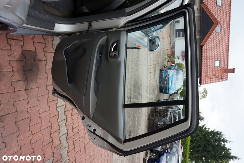 DRZWI TYLNE PRAWE SANTA FE I SM LL  SREBRNY HYUNDAI 2000-2006 - 10