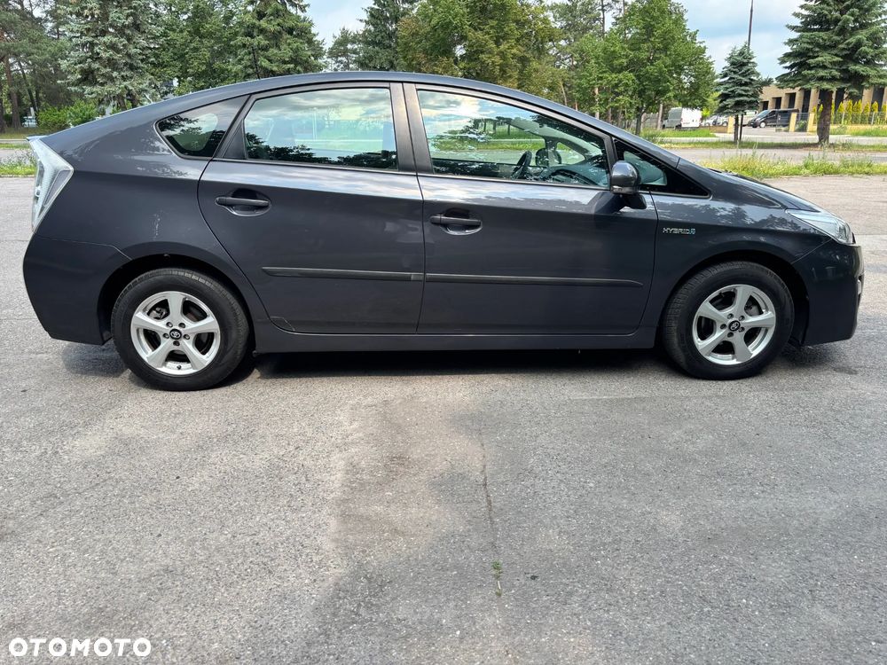 Toyota Prius 1.8 Hybrid Premium - 8