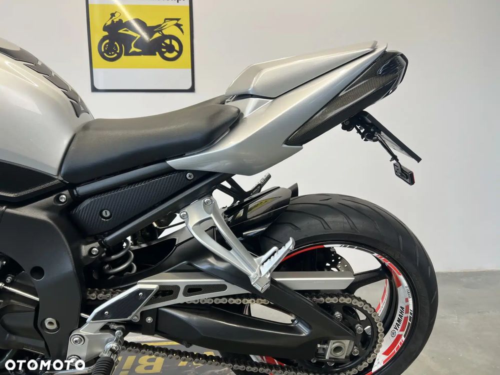 Yamaha FZ - 17