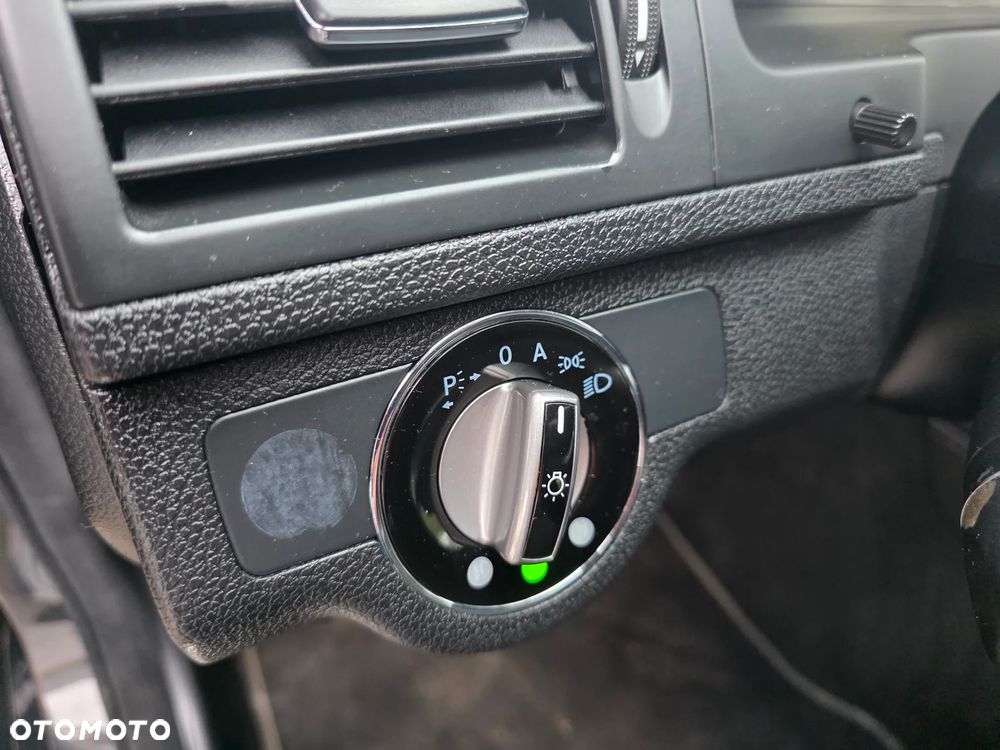 Mercedes-Benz Klasa C 220 CDI DPF Automatik Elegance - 26