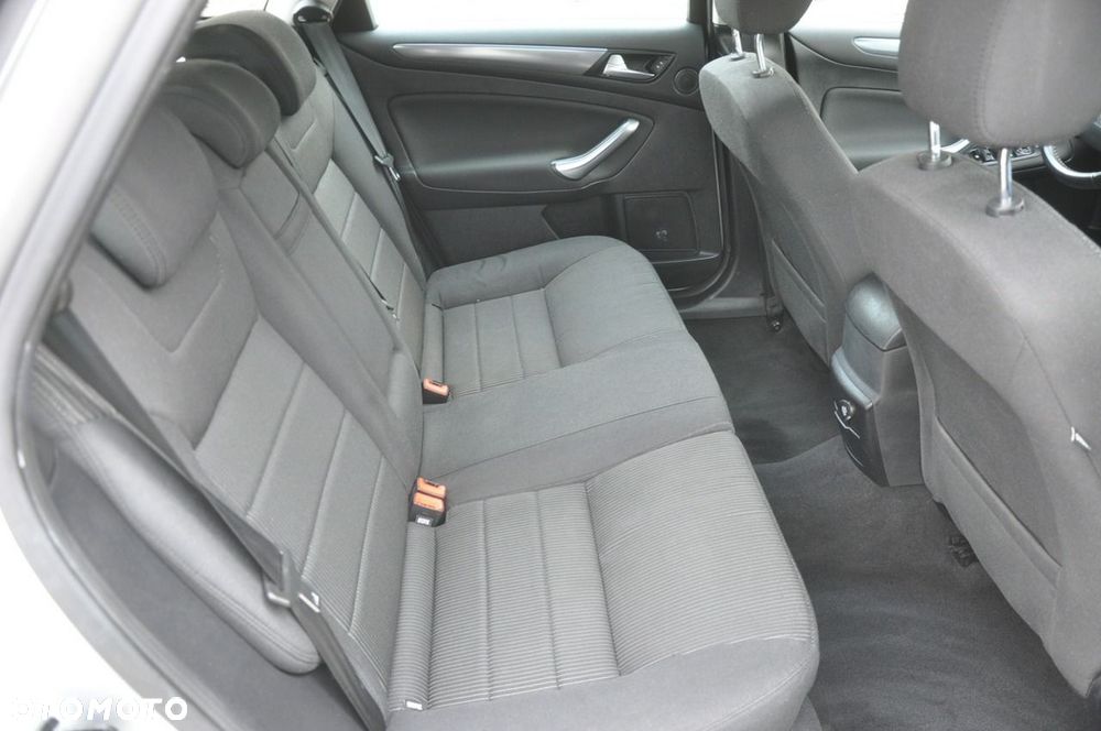 Ford Mondeo 2.0 EcoBoost Titanium - 11