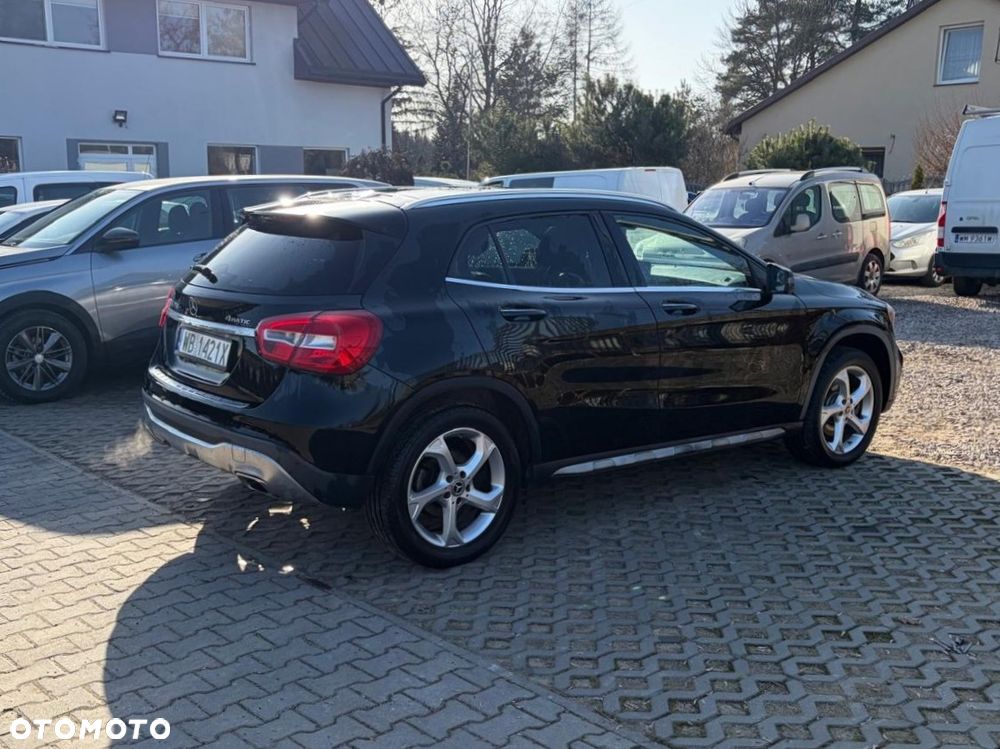 Mercedes-Benz GLA 250 4Matic 7G-DCT UrbanStyle Edition - 7