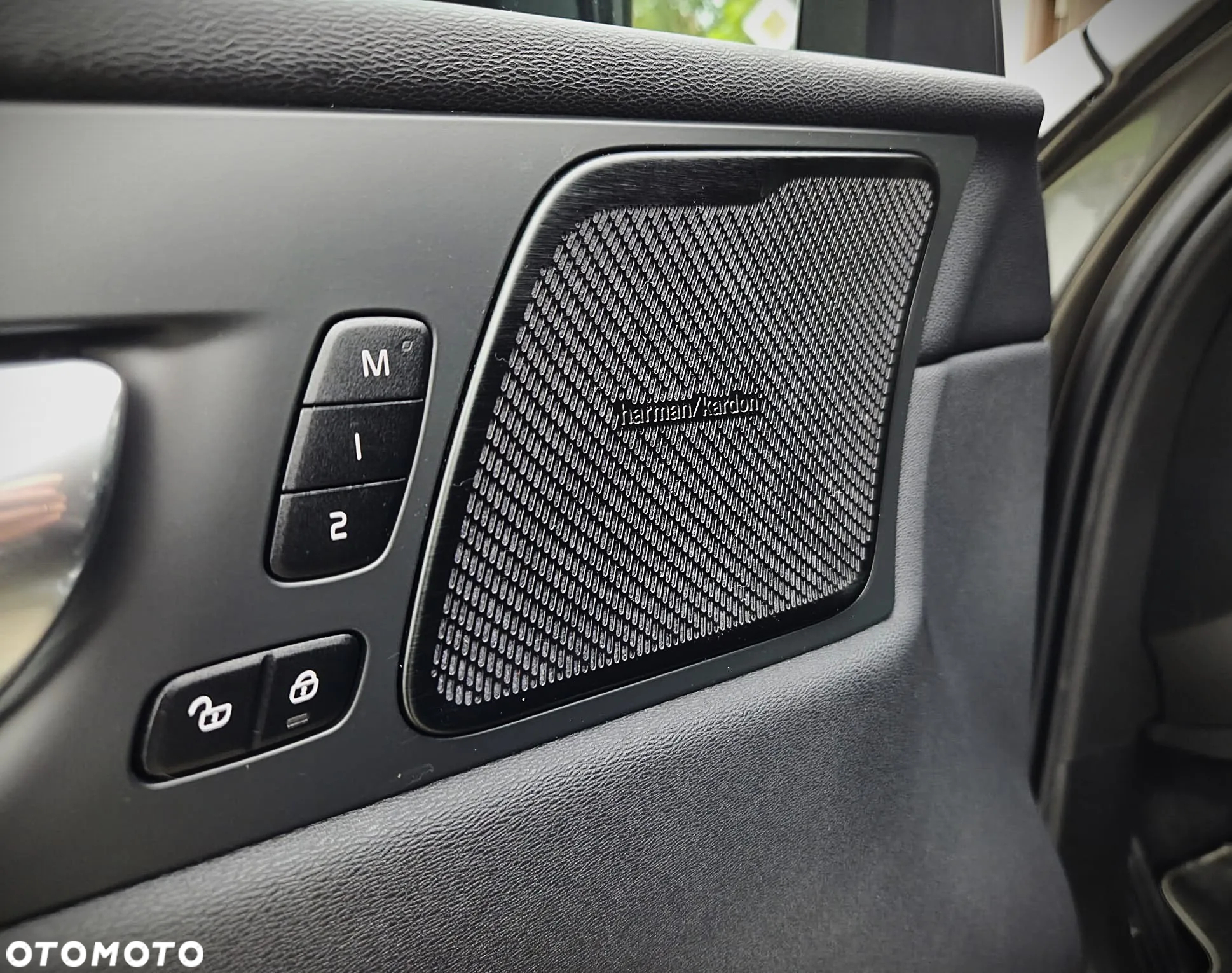 Volvo XC 60 T8 Twin Engine AWD Geartronic RDesign - 22