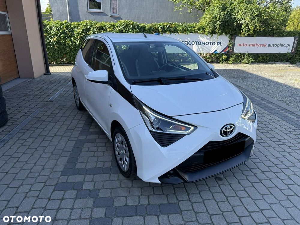 Toyota Aygo x-play - 3