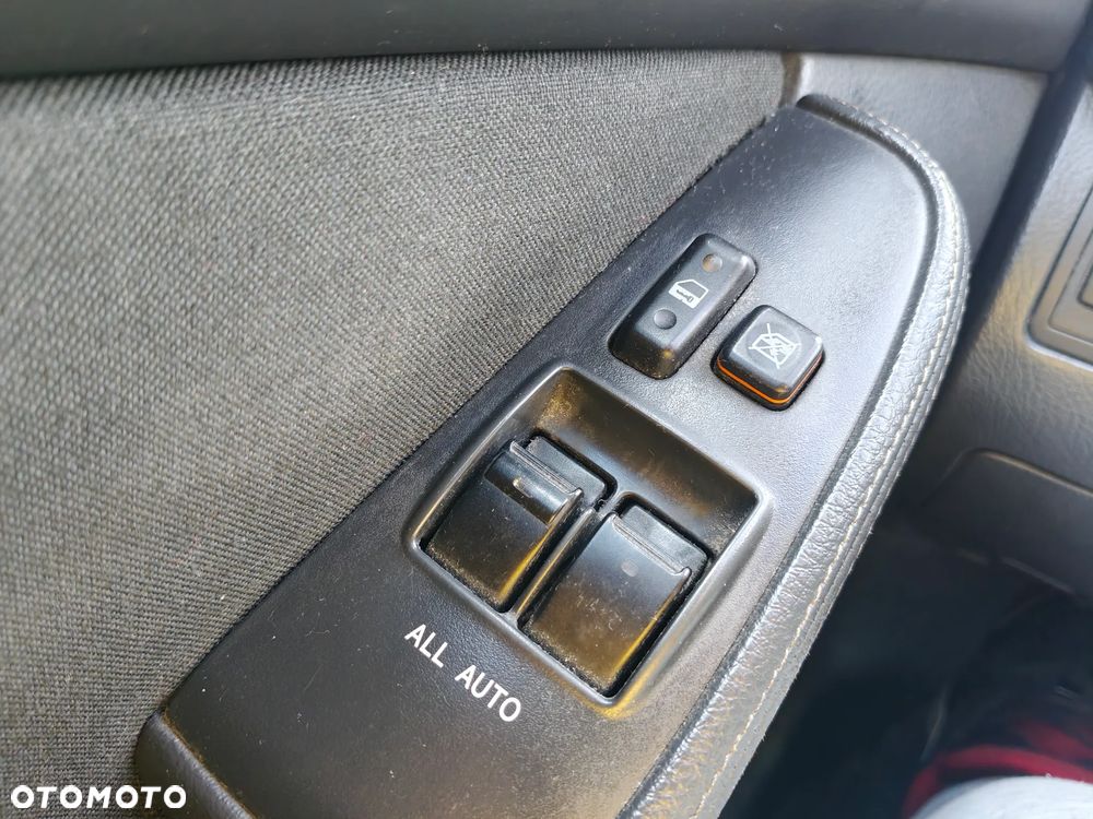 Toyota Avensis 1.8 VVT-i Sol - 20
