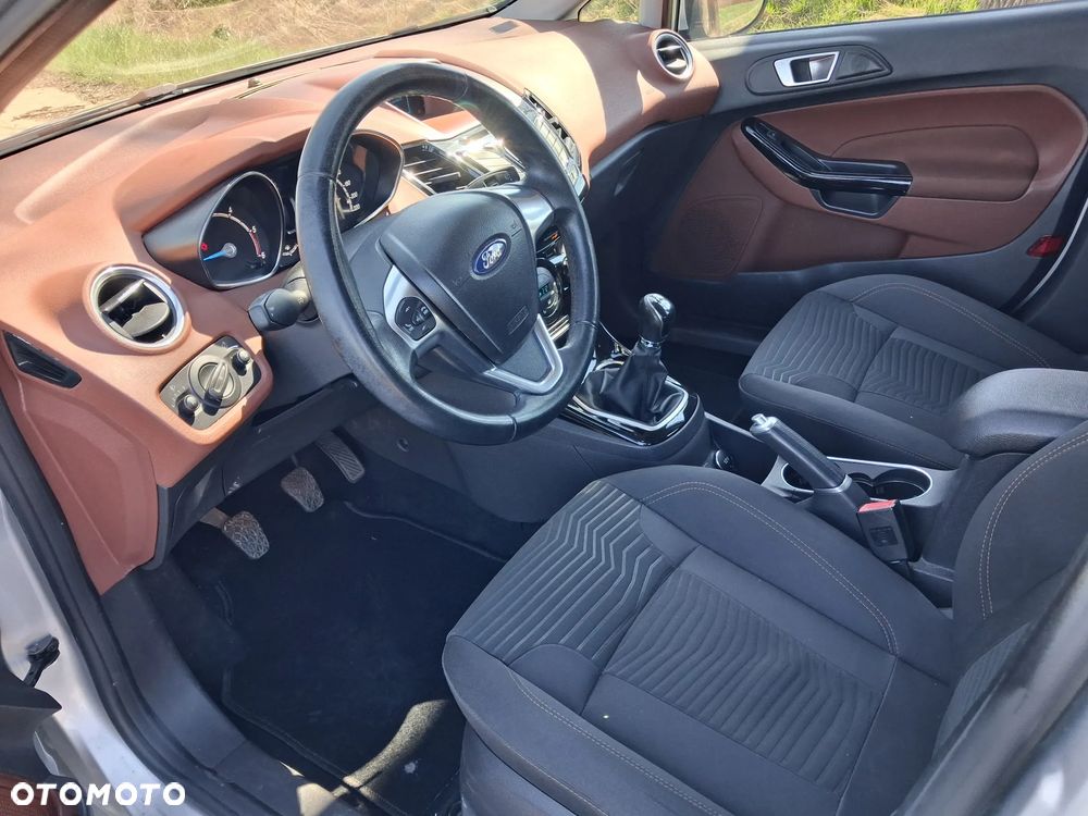 Ford Fiesta 1.5 TDCi Ambiente - 18