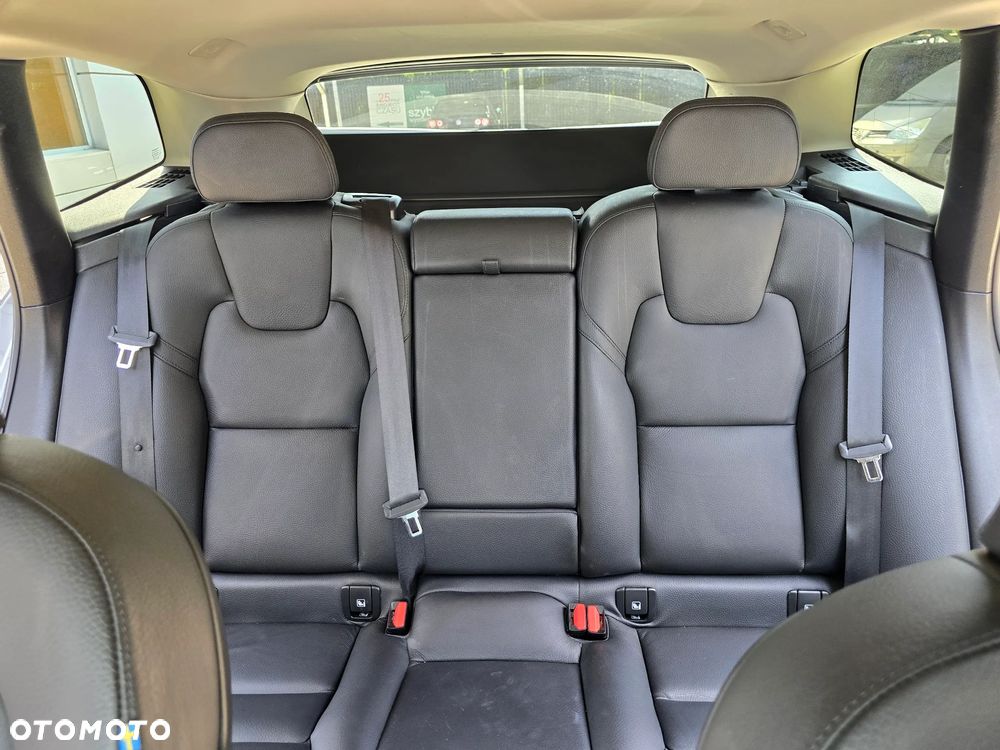 Volvo XC 60 ver-b4-d-plus-dark - 18