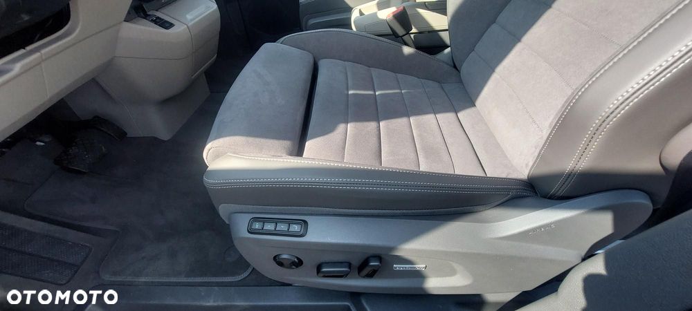 Volkswagen Multivan - 9