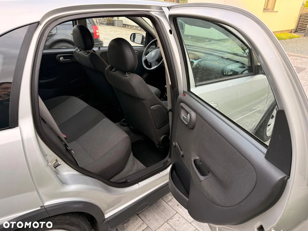 Opel Corsa 1.0 12V - 12