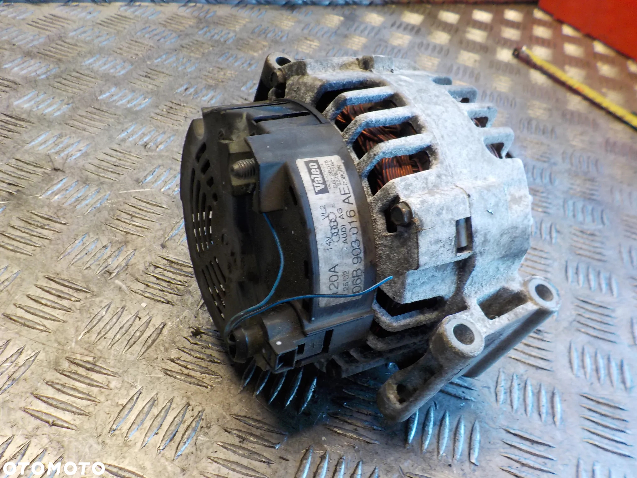 AUDI A4 B6 2.0B ALTERNATOR 06B903016AE - 2