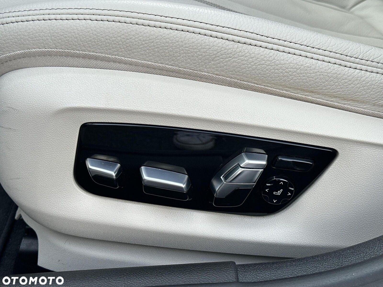 BMW Seria 5 530e xDrive M Sport sport - 28
