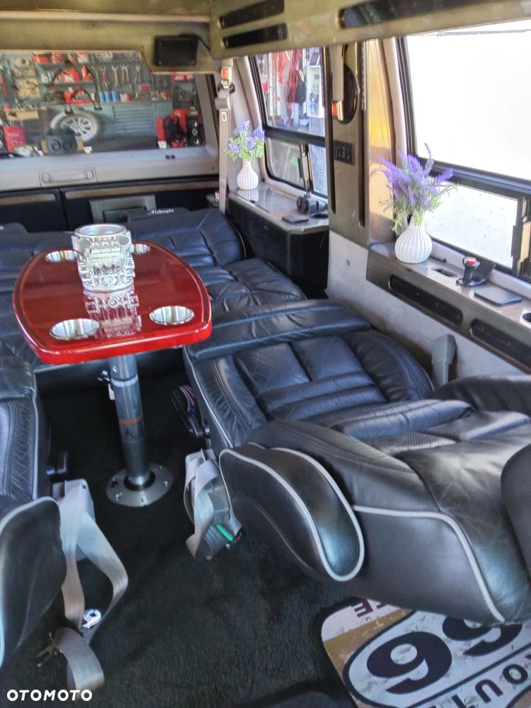 Chevrolet Astro - 27