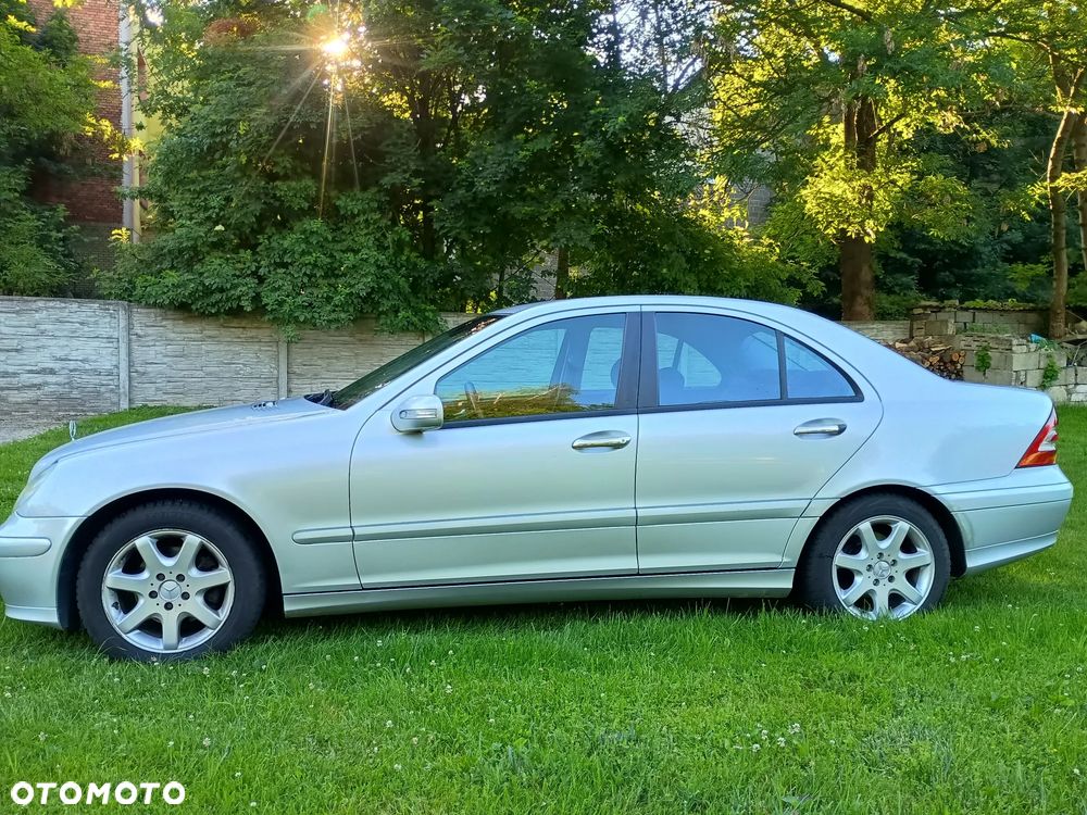 Mercedes-Benz Klasa C 180 Kompressor Classic - 4